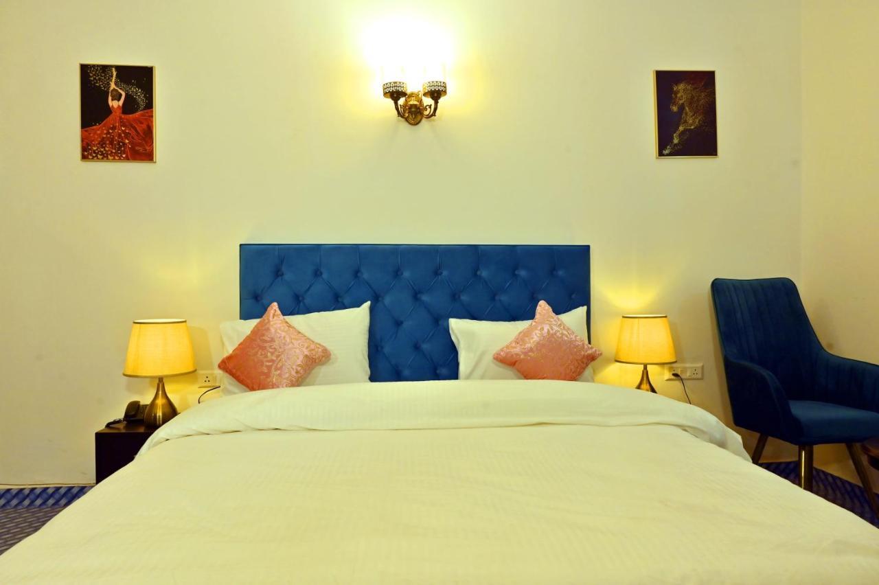 Jay Ally - Boutique Hotel Új-Delhi Kültér fotó